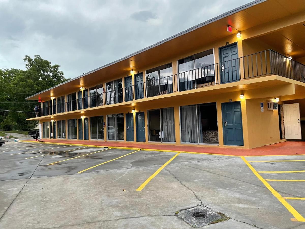 Royal Inn Live Oak Exteriör bild
